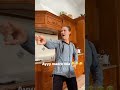 Cual les gusta más Baile #1 o Baile #2?  voten que los estare leyendo