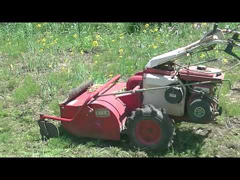 MH-600 マメトラ ハンマーナイフモア オーバーヘッド草刈 - YouTube