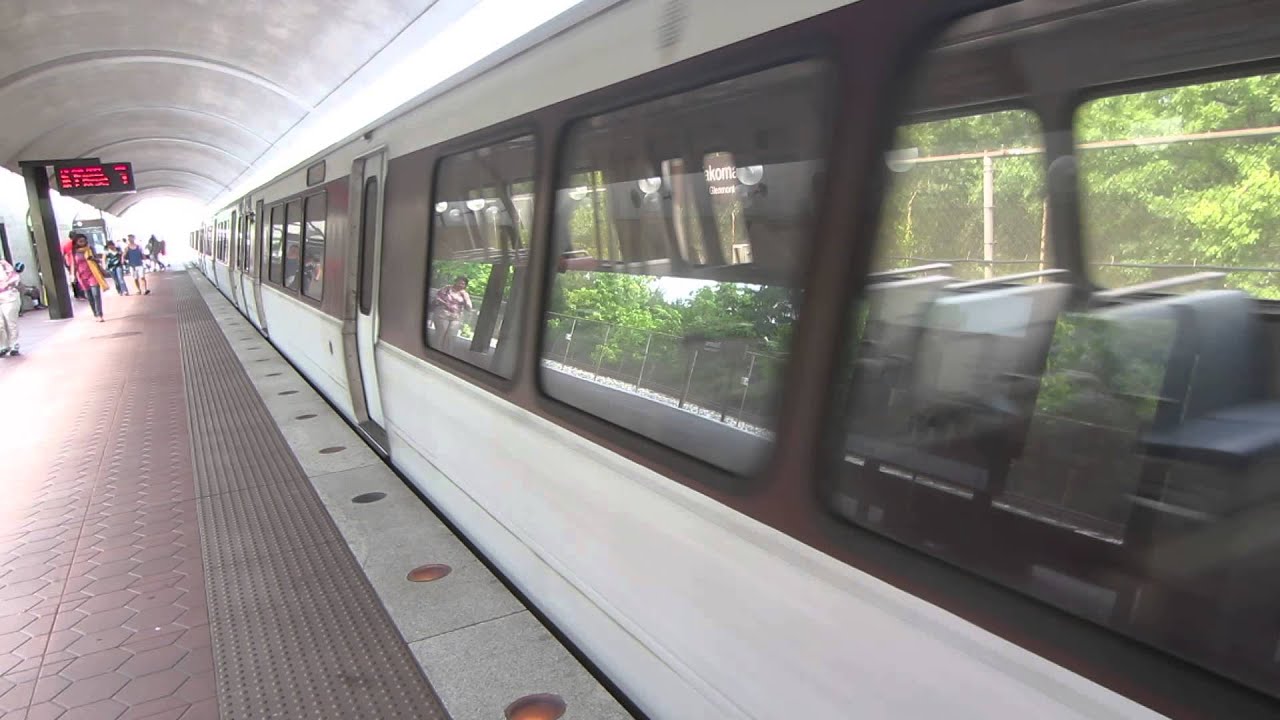 DC Metro Red Line Train deadheading through Takoma Station - YouTube