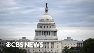 Democrats hold 10-point midterm advantage, poll finds
