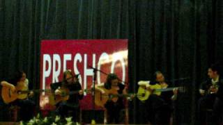 Lluvia De Estrellas Anna, Audrey, Elizabeth, Miriam Y Guillermo Tocan La Guitarra