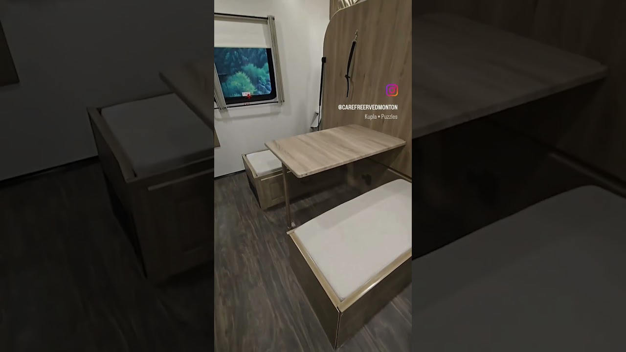 King Murphy Bed ➡️ Workstation!