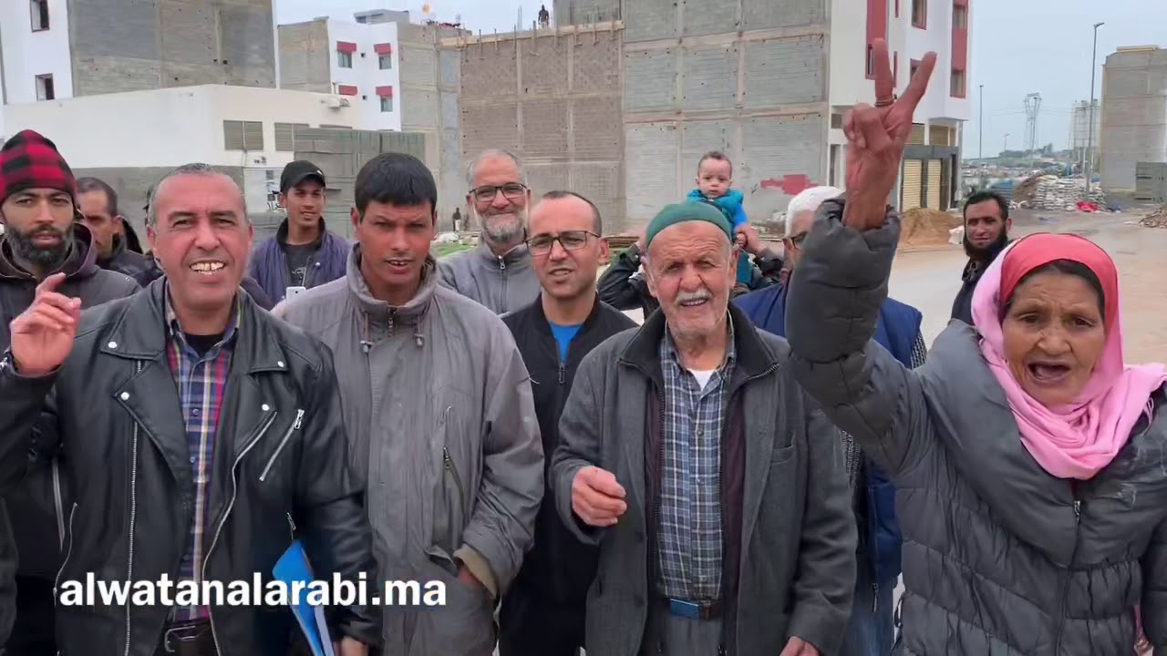 ساكنة مشروع الرياض بسيدي حجاج في وقفة احتجاجية التفاصيل بالفيديو