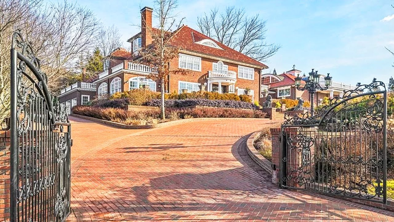 Luxurious and expensive mega mansion in North Carolina worth $ 5,870,000 | House tour