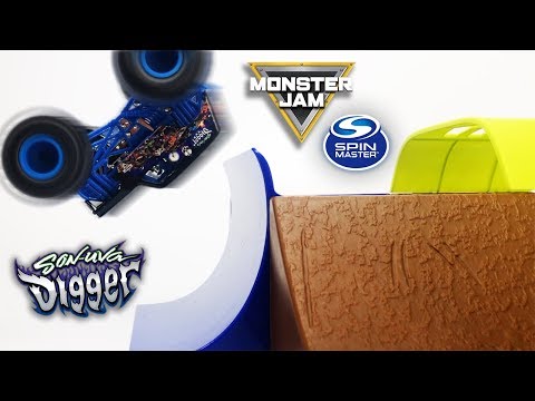 ミニカー MONSTER JAM CHAMP RAMP FREESTYLE Monster Jam, Official Champ Ramp Freestyle Playset Featuring