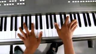 Video voorbeeld van "Whitney Houston  "I Look to You" PIANO"
