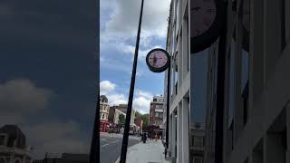 Clock man London. https://buckettraveller.blogspot.com