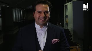 MSO:s nye chefsdirigent Robert Trevino presenterar sig