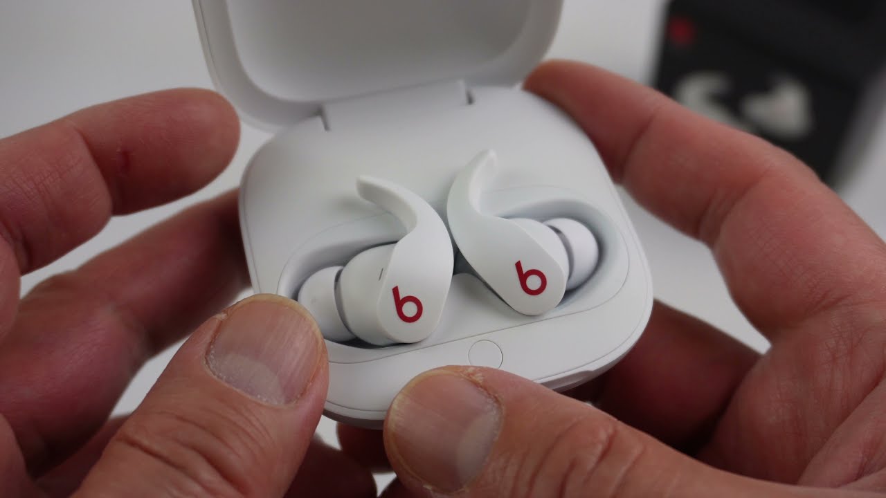 Unboxing: 2021 Beats Fit Pro in White Color. 