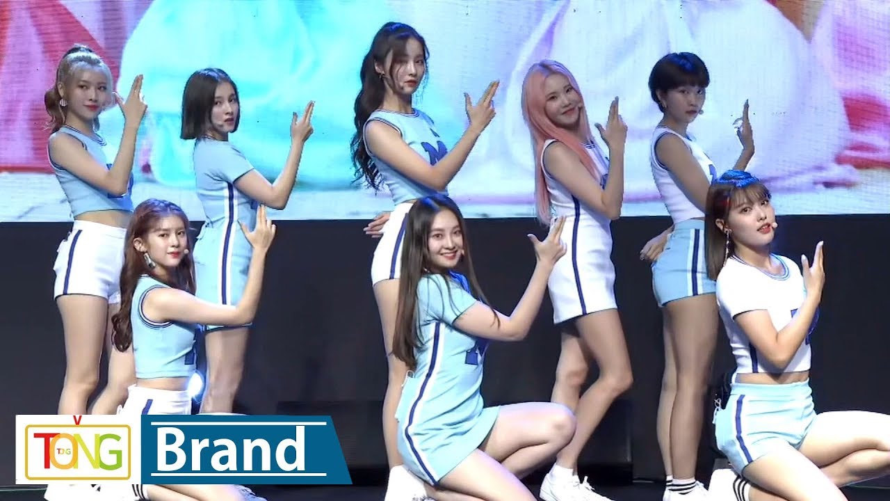 MOMOLAND(모모랜드) 'BAAM'(배앰) Ceremony Stage -BRAND OF THE YEAR 2018- (올해의 브랜드 대상)