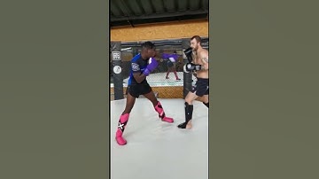 OVERHAND RIGHT 💣 #boxingsparring #mma #ufc