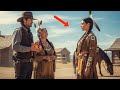 “¡Ayudé a una mujer apache… y me dijo: ‘Mi hija es perfecta para ti!’  | Historia de amor inesperad.
