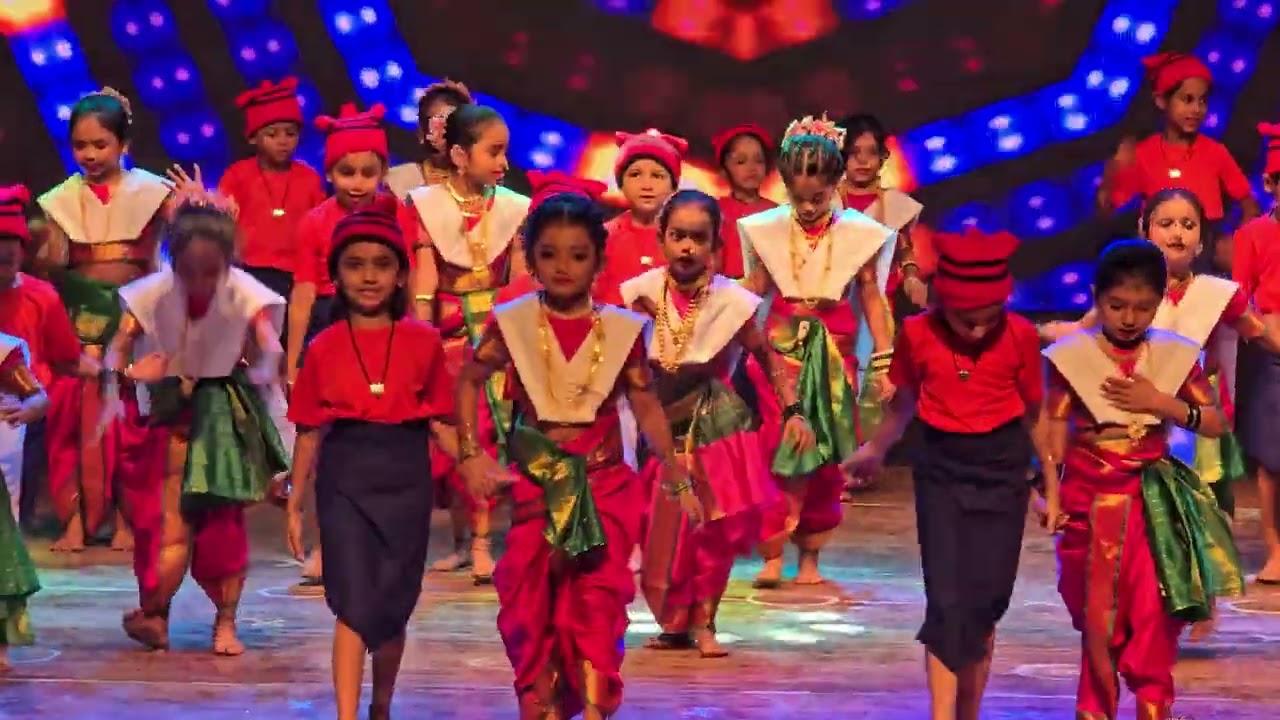 Mi ahe Koli song Shreya dance