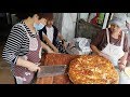 安徽早餐40厘米牛肉馍，大刀剁开够20个人吃！堪称中国最大馅饼