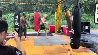 Buakaw Teaching Kota Miura How to Do a BodyKick