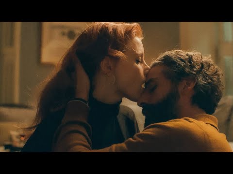 Scenes From a Marriage 1x03 Mira and Jonathan kiss (Jessica Chastain, Oscar Isaac)