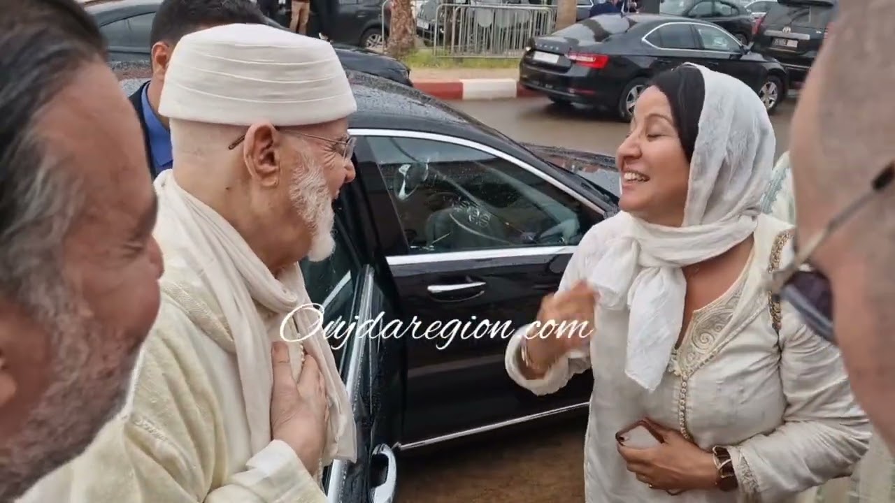 استقبال ضيوف الملتقى العالمي للتصوف في مقدمتهم مكلف بمهمة بالديوان الملكي ووالي ورئيس جهة الشرق