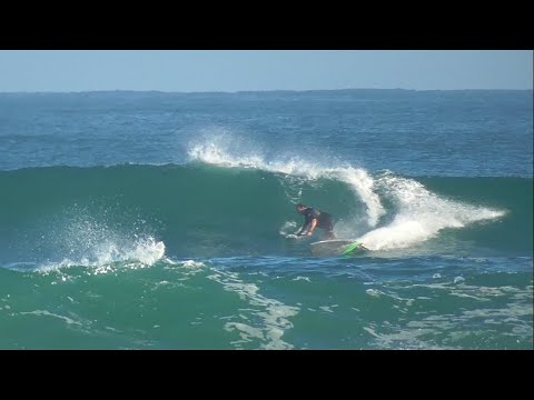 Sunny but weak waves