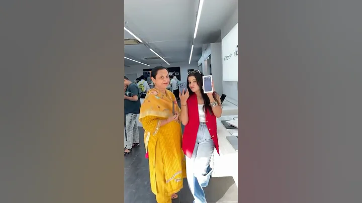 Sejal has a new i phone 😳 #shorts #minivlog #sejalgabashorts