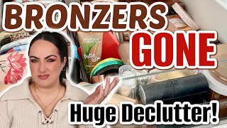 Download Lagu HUGE BRONZER COLLECTION DECLUTTER! | 30% GONE! 😳 \u0026 MY FAVORITES! MP3