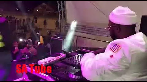 Dj Maphorisa and moonchild perfoming on stage