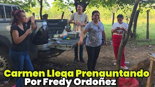 Padre Santo Fredy Pone Nerviosa A Carmen Sera Que Tendran Algo En Secreto. Si Ono?