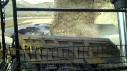 Cat 6060 loading Cat 789