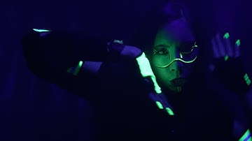 Kira Seth - The Git (Official Video)