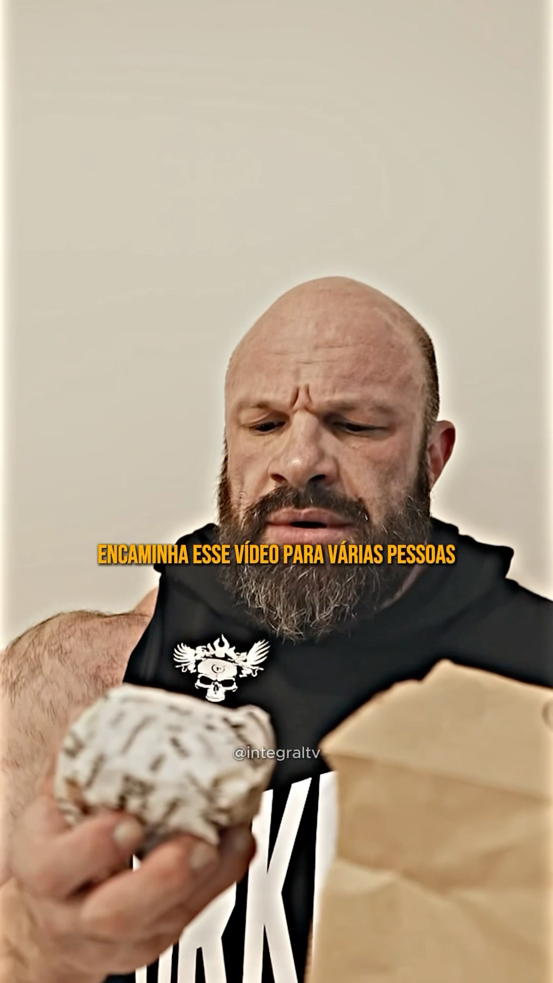 MOTOBOY NÃO ACREDITOU QUE ELE IA COMER TUDO ISSO ? | CRUZ