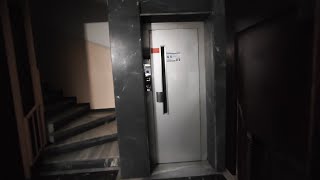 Nice floor voice! Old unknown single-speed traction elevator (upgraded) in apartments