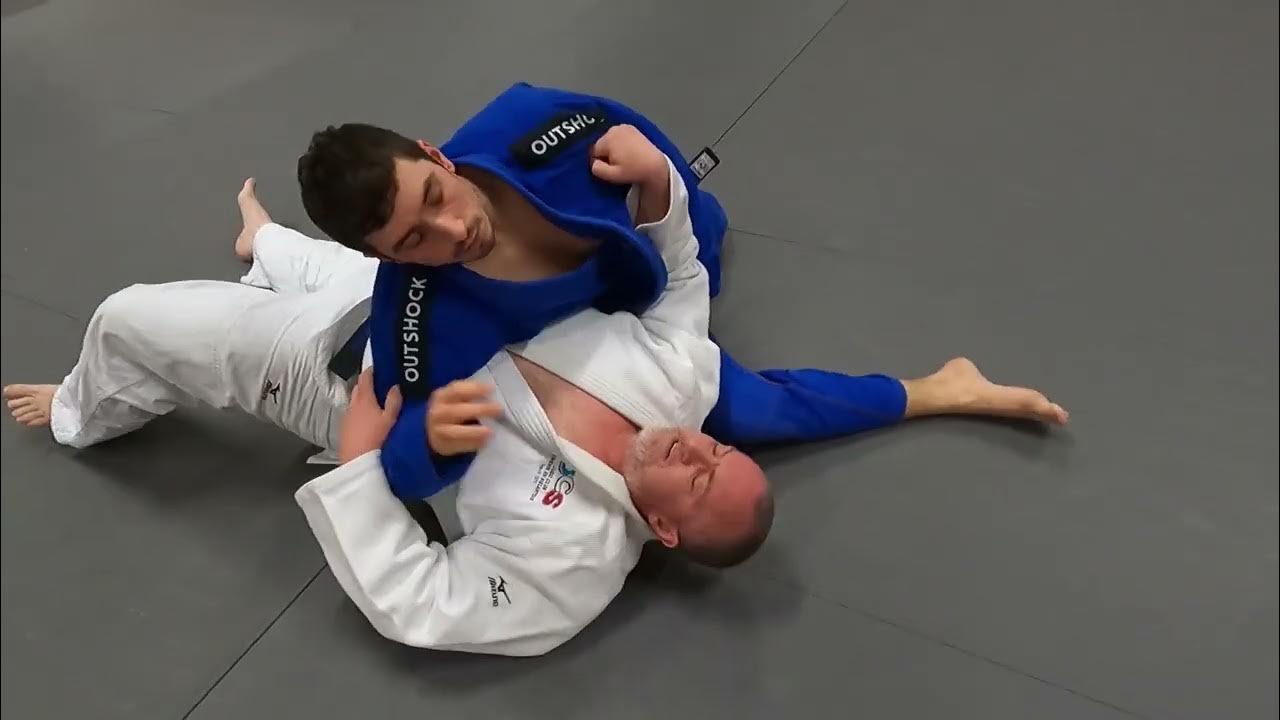 1er Renversement Uke entre les jambes de Tori Judo Club Sainghin