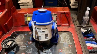 Building a CSeries Droid at Droid Depot in Galaxy's Edge! (December 2023)