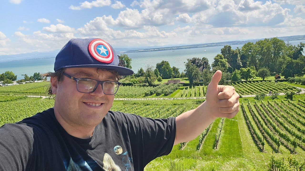 Hagnau am Bodensee der Seeblick auf den Parkplatz mit Aussichtspunkt