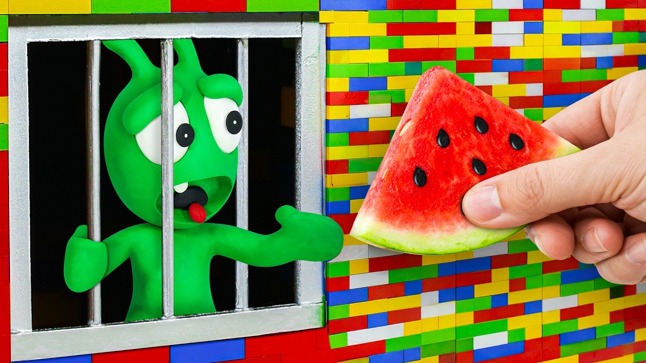 OMG! Pea Pea Turns His LEGO Warehouse into a Prison - Pea Pea Funny Moments