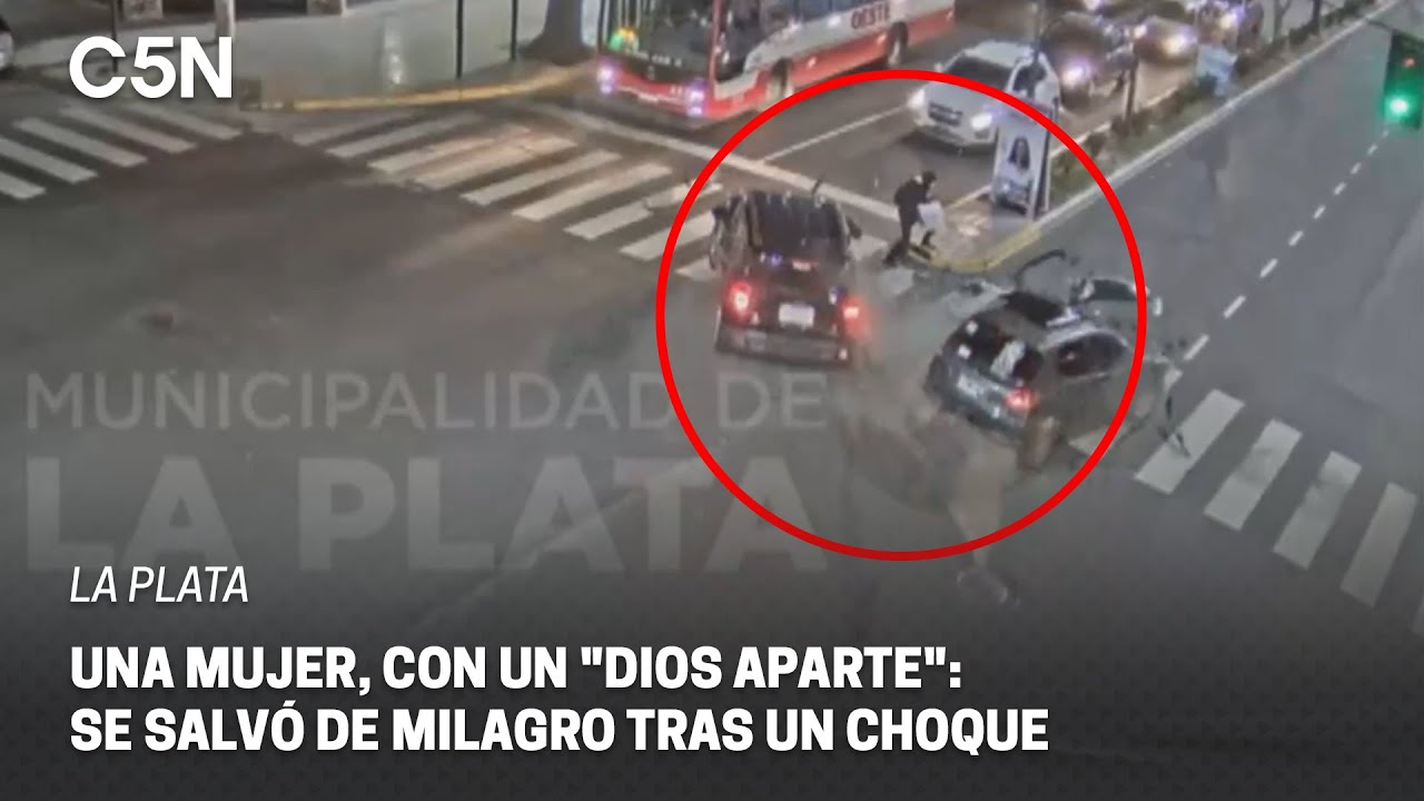 Una MUJER se salvó de MILAGRO de un ACCIDENTE VIAL en LA PLATA - YouTube