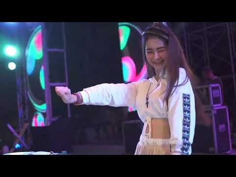 ใบเตย เพลงที่มีงู x ซูโม่ งานมหกรรมท่องเที่ยวยะลา เมืองสามวัฒนธรรม