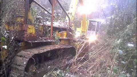 loading a scrap d7 3t caterpillar on a lowboy