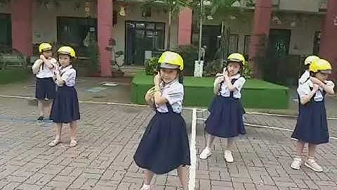 LỚP 3/7, TRƯỜNG TIỂU HỌC LƯƠNG THẾ VINH - NHÓM 2 - VŨ ĐIỆU "ĐỦ 3 BƯỚC RƯỚC BÌNH AN"