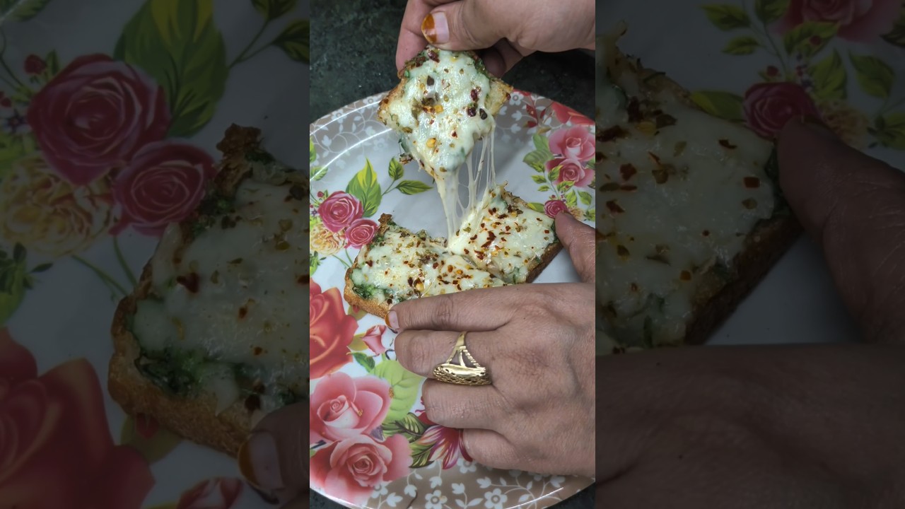 Simple cheese garlic bread Taste with khushboo #food #recipe #recipe #cooking #viralshort