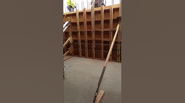 Snap tie wall pour carpenters local 409