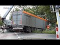 05.08.2021 - VN24 - Nach LKW Unfall auf Kreuzung fährt Sattelzug in den Graben
