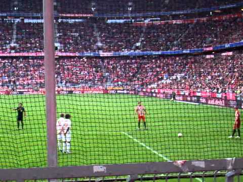 FC Bayern Munich's Toni Kroos with a Free Kick.