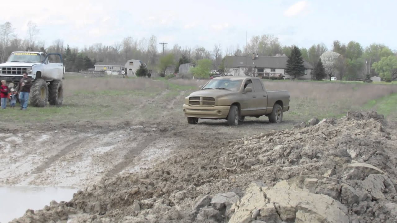 Dodge Truck Mudding At Back 40 Mud Bog - YouTube