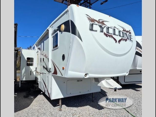 Sold 2009 Heartland Cyclone 3950 3