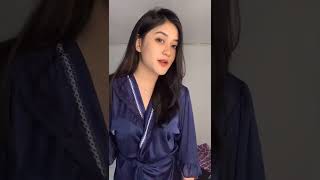 CEWEK CANTIK PAKE BAJU TIDUR GOYANG PINGGUL #short #cewektiktok