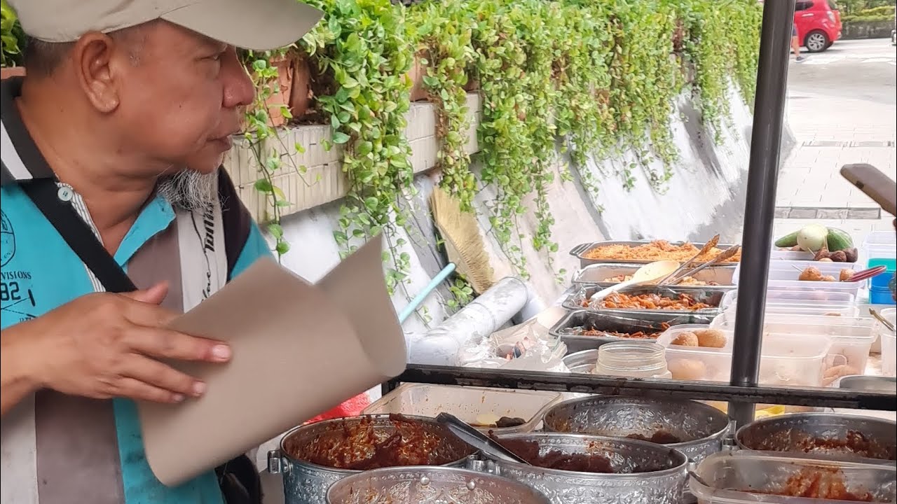 Nasi Lemak abg Vios yg best kat area Bukit Bintang.. cuba try test tengok