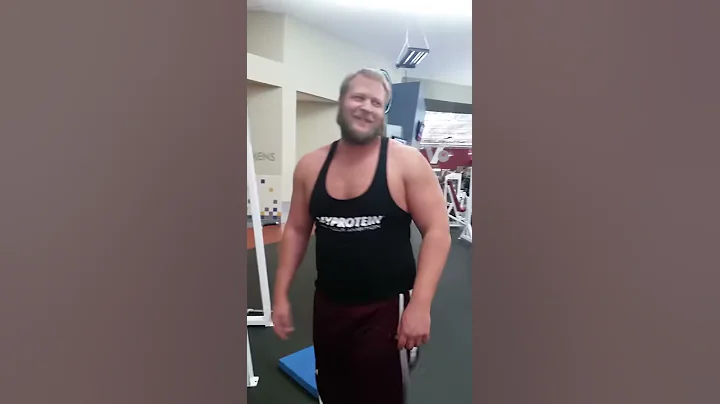 Flexing Felix