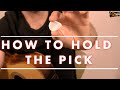 How to hold the pick  free gypsy jazz lesson from yaakov hoter  gypsyandjazzcom