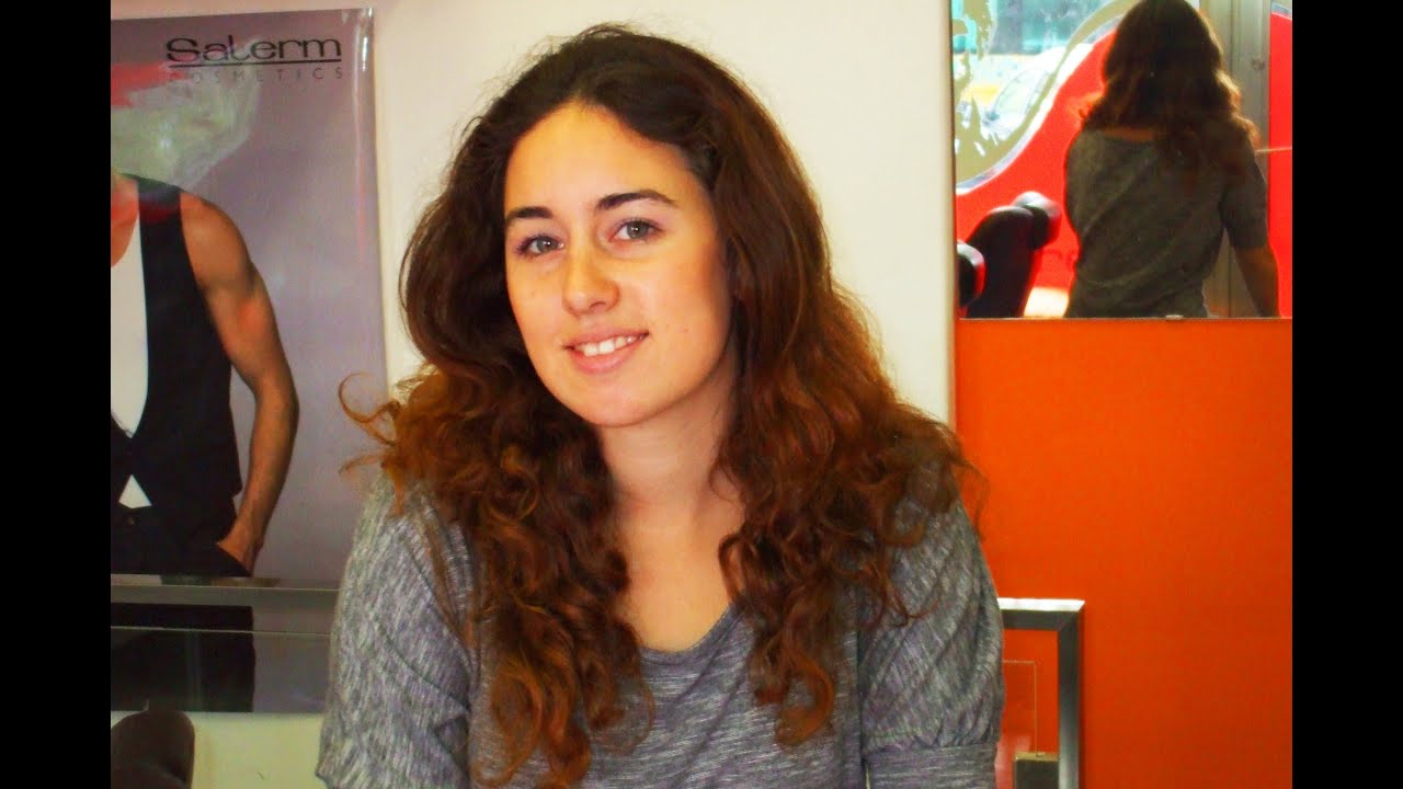 Haircut and color time for this gorgeous redhead girl