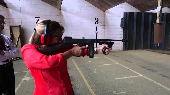 Virginian-Pilot reporter fires Tommy gun